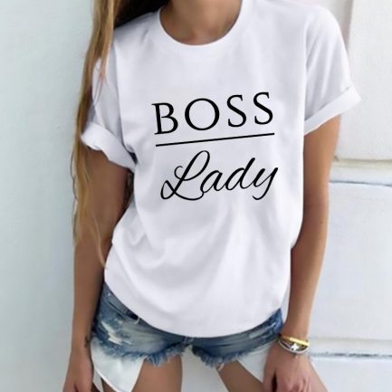 חולצת טי שירט נשים – הבוסית
