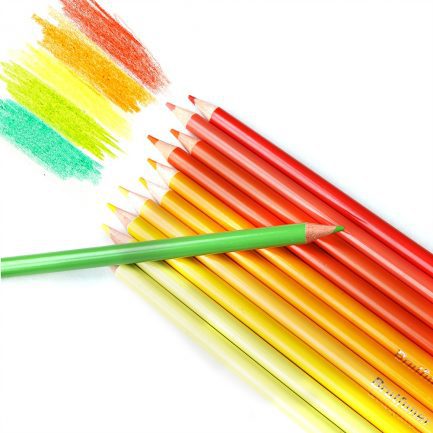 צבעי שמן או מים בצבעים שונים לבחירה, עפרונות מקצועיים ואיכותיים