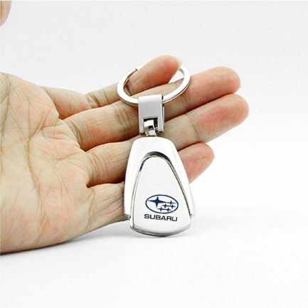 מחזיקי מפתחות עם לוגו הרכב