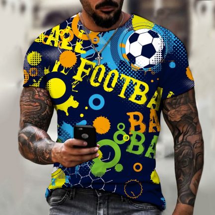 מגוון חולצות טישירט מודפסות בנושא כדורגל